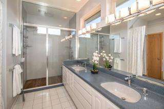 Now Trending - Entire Beach Home Walk to Beaches Restaurants Activities - 3