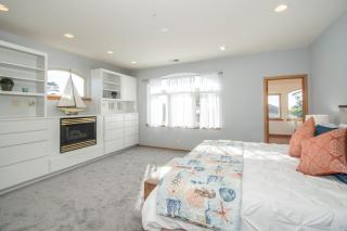 Now Trending - Entire Beach Home Walk to Beaches Restaurants Activities - 2