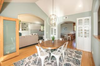 Now Trending - Entire Beach Home Walk to Beaches Restaurants Activities - 1