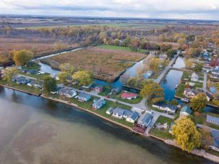 Catch on the Canal - Waterfront Getaway Near Casino, Dining & Entertainment - 1