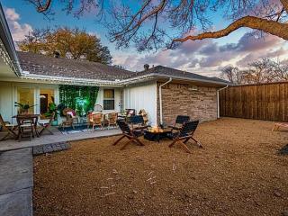 Plano Elegance Retreat with 4 Bedrooms - 1