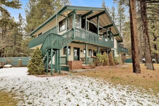 Vivienda De Osos Walk to the Lake Spacious Fawnskin Retreat Chalet - 1