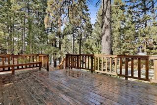 Crystal Pines at Big Bear Lake Walk to Boulder Bay Park Family-Friendly Retreat - 4