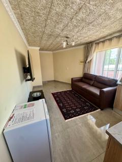 Inkinibe Self Catering - 8