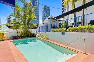 Coastline Tranquility Renovated Elevated Apartment - 2