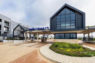 Majestic Mountain views in the Cape Town Winelands - 1