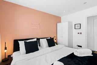 Neon on the Lanes - 5