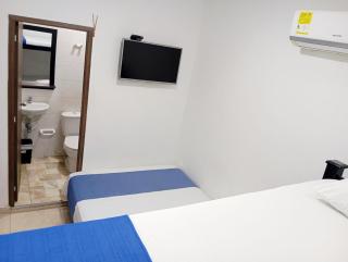 HOTEL SHALOM INN - 7