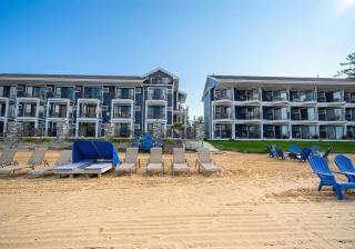 Pointes North Beachfront Hotel - 2 Person Spa Tub Studios - 0