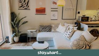 StayShort - Cozy 1-Bedroom Apartment in Summer Residences, JVC - 0