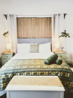 CROOKED MILE COTTAGE - BY THE SEA - family friendly - 5
