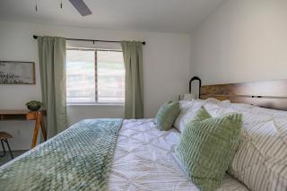 Renegade 236 - 3 minute walk to FSU - 3