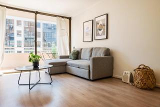 El Golf Social Chic 2BR Oasis Near MUT with Pool - 4