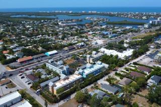 New Coastal Work Oasis - 1mi from beach - 4