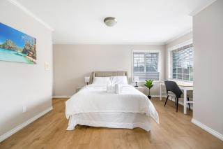 Stylish 1BR Suite with Private Entrance in Richmond - 6
