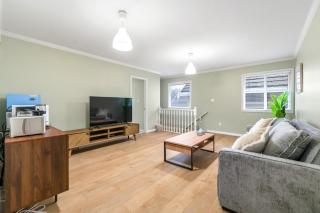 Stylish 1BR Suite with Private Entrance in Richmond - 3