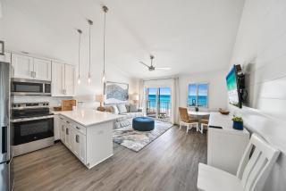 Leeward II 8 Sand Angels l Beachfront Condo l Newly Renovated l Beach Towels - 8