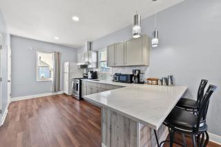 Cozy 3BR Home • Smart TV + Workspace - 9