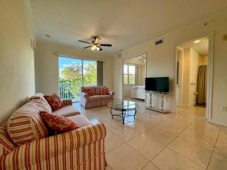 New Bright Condo 1mi to Beach with Laundry - 6