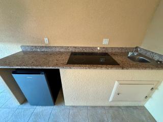 New Bright Condo 1mi to Beach with Laundry - 1