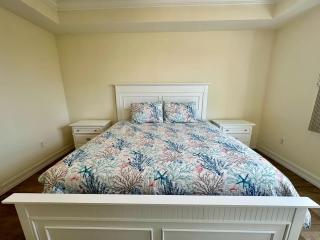 NEW Condo near beach Ideal for Remote Work - 4