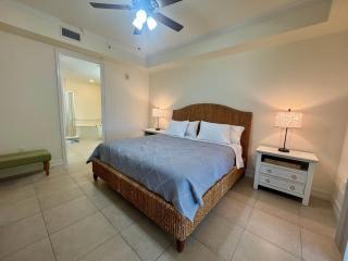 Bright 1st Floor Condo with Wi-Fi by Beach - 4