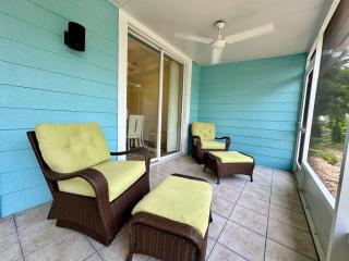 Stay 1mile from Beach Private Lanai - 2