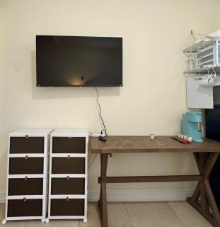 Beach Retreat - Queen Studio near Naples - 4