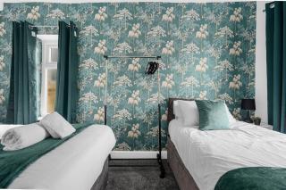 Group Stay - Access to Central, CoOp, Etihad - 5