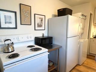 Rocky Court Apartments - 7