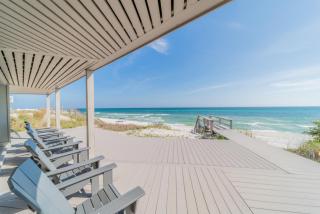 Nifty Shades of Gray l Beachfront and panoramic Views l Fire pit beachside l 4 Bikes - 8