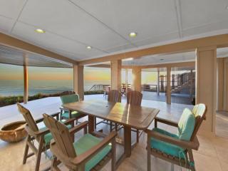 Nifty Shades of Gray l Beachfront and panoramic Views l Fire pit beachside l 4 Bikes - 2
