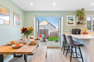 Peaceful cottage near beaches - Bickland View - 0