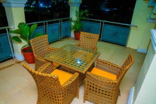 Spacious 4-Bedroom Apartment for families & groups - 9