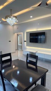 Stylish City Retreat Modern Urban Escape - 8