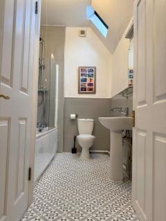 Boutique Townhouse on the edge of the Cotswolds - 7