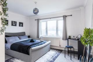 Stylish Two-Bed Apartment in Ashford - Ashford - 0