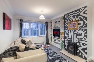 Stylish Two-Bed Apartment in Ashford - 6