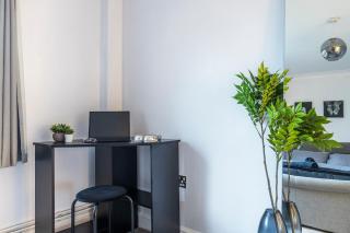 Stylish Two-Bed Apartment in Ashford - Ashford - 5