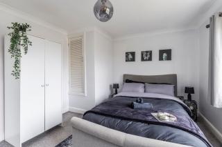 Stylish Two-Bed Apartment in Ashford - Ashford - 3