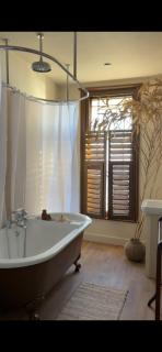 Sunray House - Sea View, Beach Front Holiday Home - 5