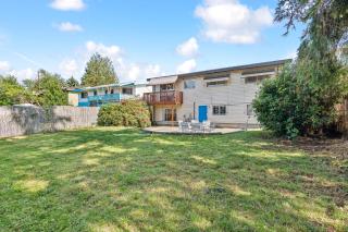 6 Mi to Downtown Seattle Peaceful Apt with Patio - 6