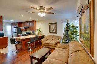 5 Mi to Coast Centrally Located Long Beach Home! - 7