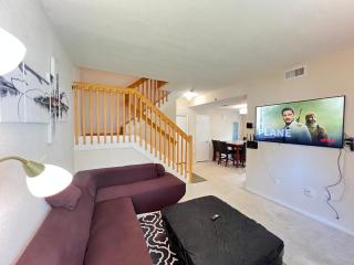 Queen with Private Dedicated Spa Bath - 7