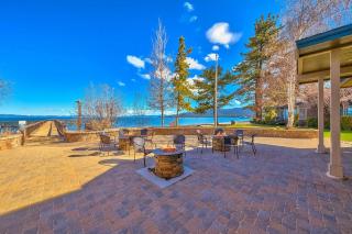 Lakefront Townhome in South Lake Tahoe - 7