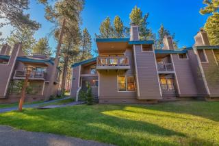 Lakefront Townhome in South Lake Tahoe - 4