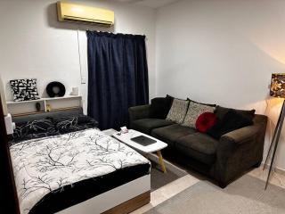 Spacious Fully Furnished Room with Large Private Kitchen Near Oman Avenues Mall - 0