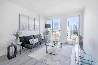 Panoramic Skyline Penthouse Montreal Downtown -Free Parking - In Suite Laundry - 0