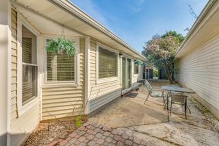 Patio and Yard Peaceful Getaway in Pensacola - 9