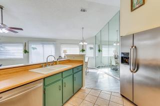 Patio and Yard Peaceful Getaway in Pensacola - 6